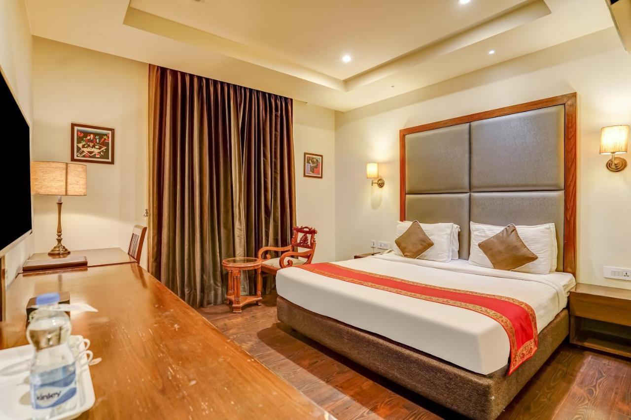 Townhouse 552Hotel Royal Court ชลันธระ ภายนอก รูปภาพ